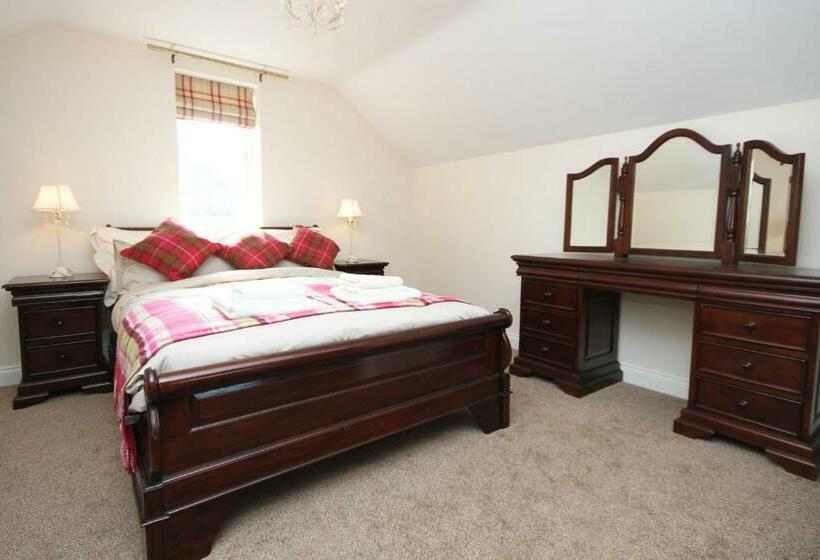 חדר דלוקס, The Forge