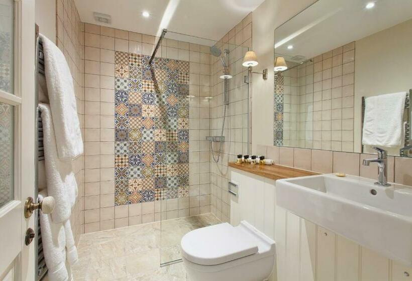 スタンダードルーム, The Inn West End