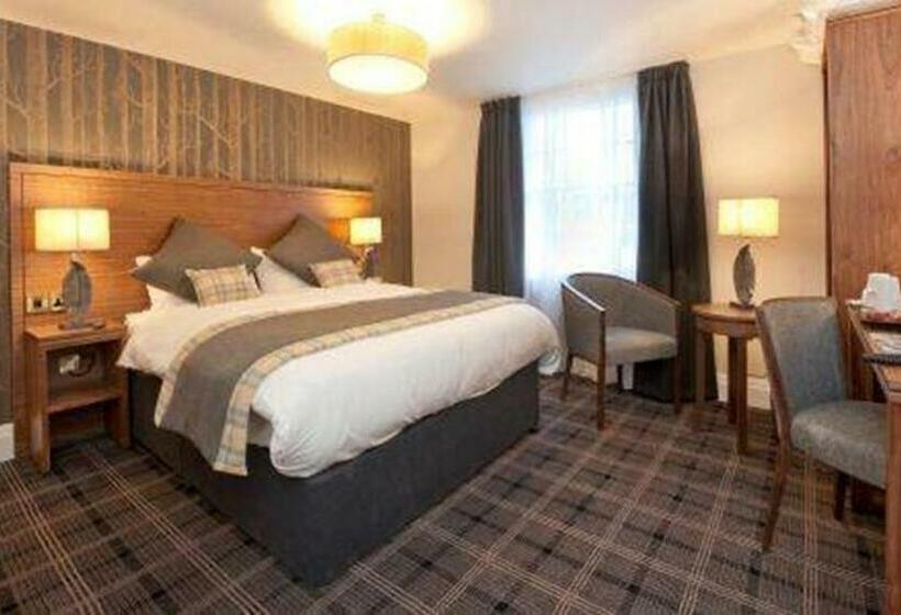 패밀리 룸, The Queen Hotel Wetherspoon