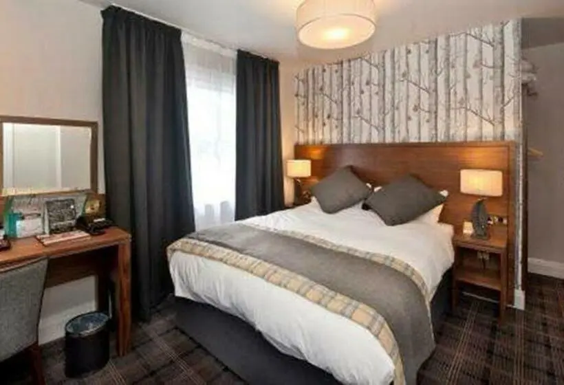ファミリールーム, The Queen Hotel Wetherspoon