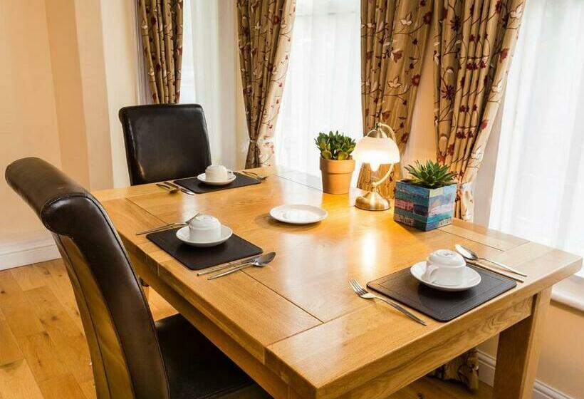 スタンダードルーム, Station