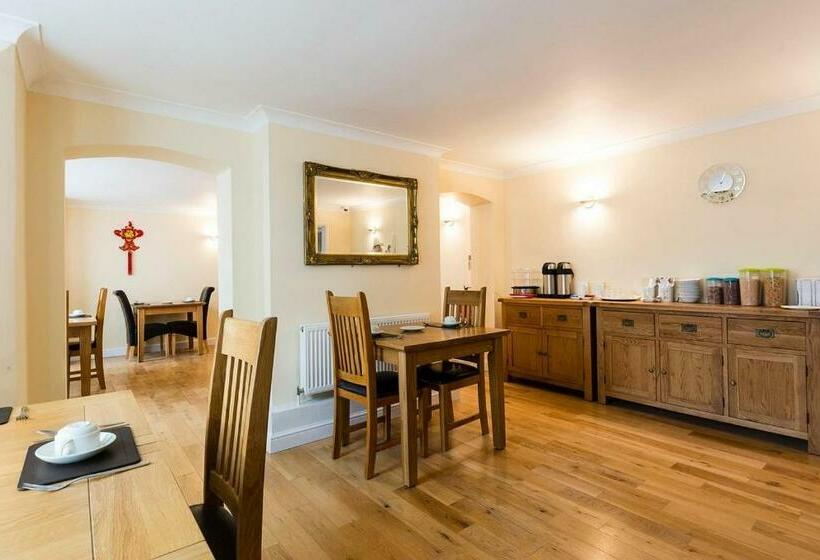 スタンダードシングルルーム, Station