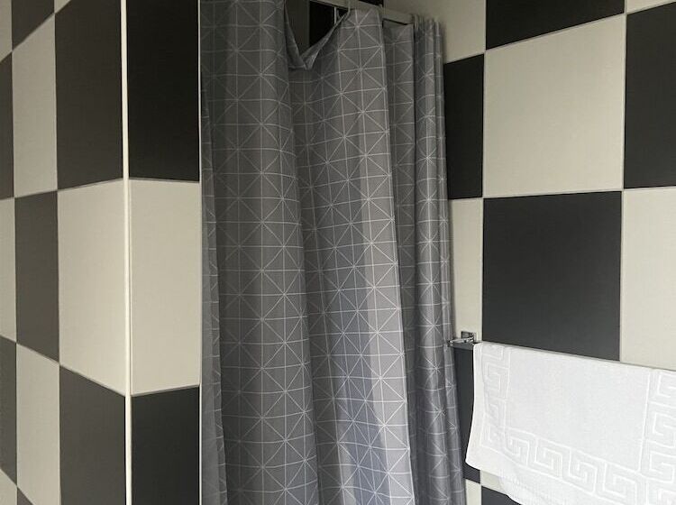 スタンダードシングルルーム, Station