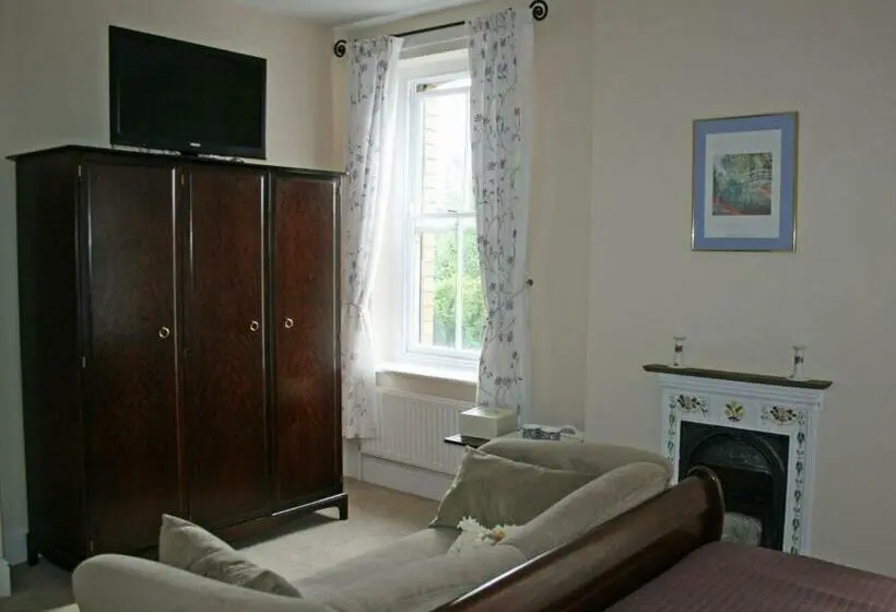اتاق لوکس با تخت بزرگ, Penralley House B&b