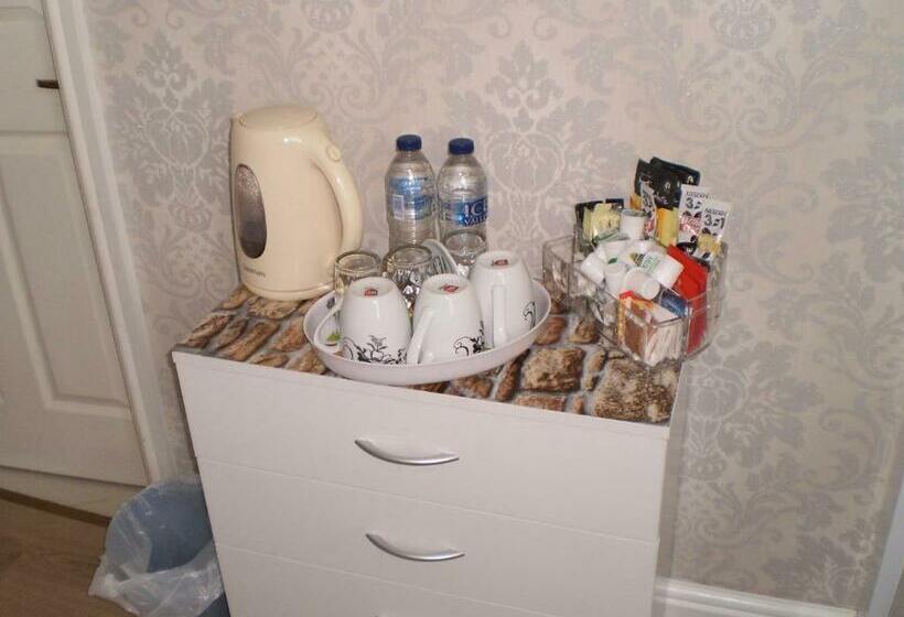 コンフォートトリプルルーム, Sportsmans Lodge Bed And Breakfast