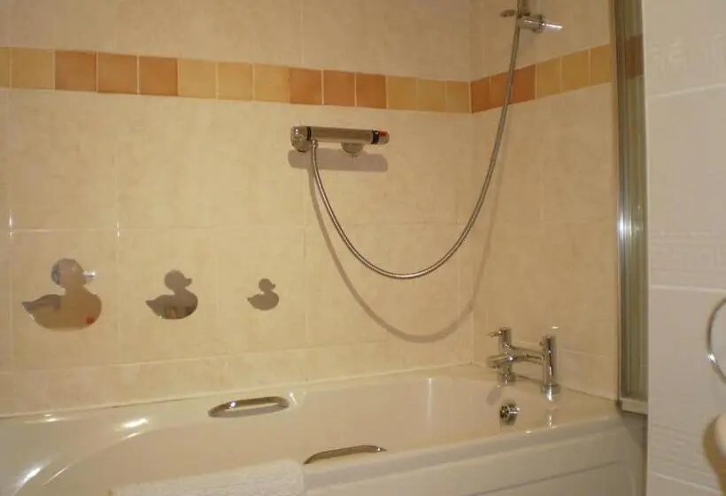 Comfort Kolmen Hengen Huone, Sportsmans Lodge Bed And Breakfast