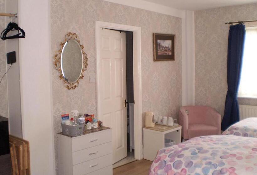 コンフォートトリプルルーム, Sportsmans Lodge Bed And Breakfast