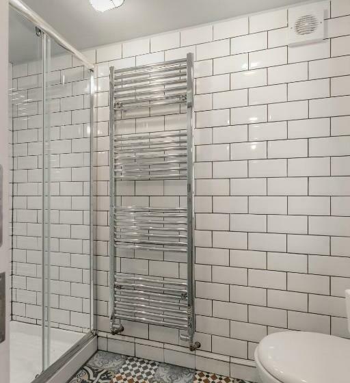 חדר סטנדרט לארבעה, The Baxter Hostel