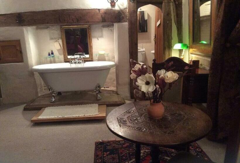 מיטת קינג בסוויטה, Valley Farmhouse B&b