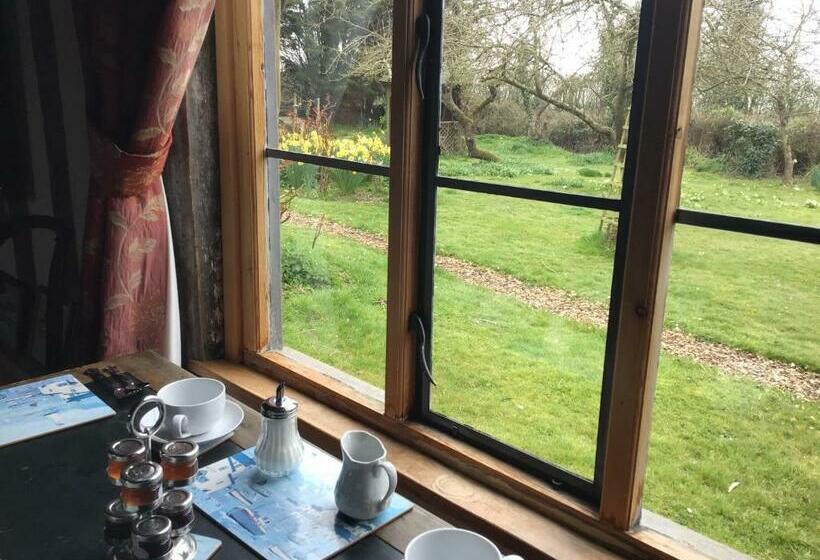 스위트 킹사이즈 침대, Valley Farmhouse B&b