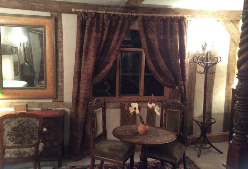 스위트 킹사이즈 침대, Valley Farmhouse B&b