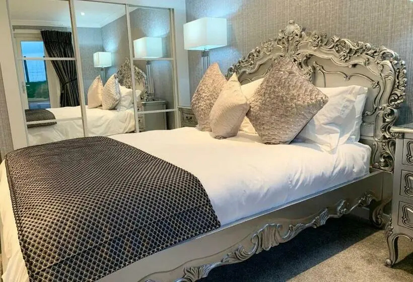 スイート, Ayrs And Graces Luxury Bed And Breakfast