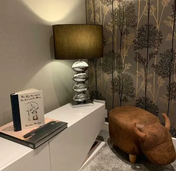 スイート, Ayrs And Graces Luxury Bed And Breakfast