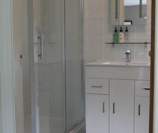 Номер Стандарт, Broadwell Guest House