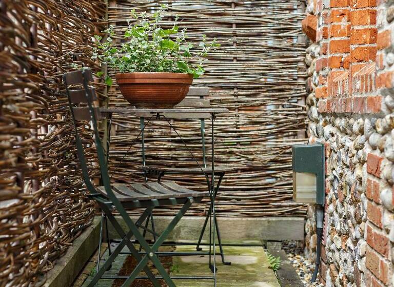 适合残疾人使用的标准间, Byfords