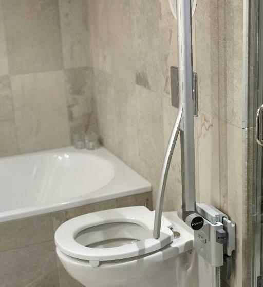 适合残疾人使用的标准间, Byfords