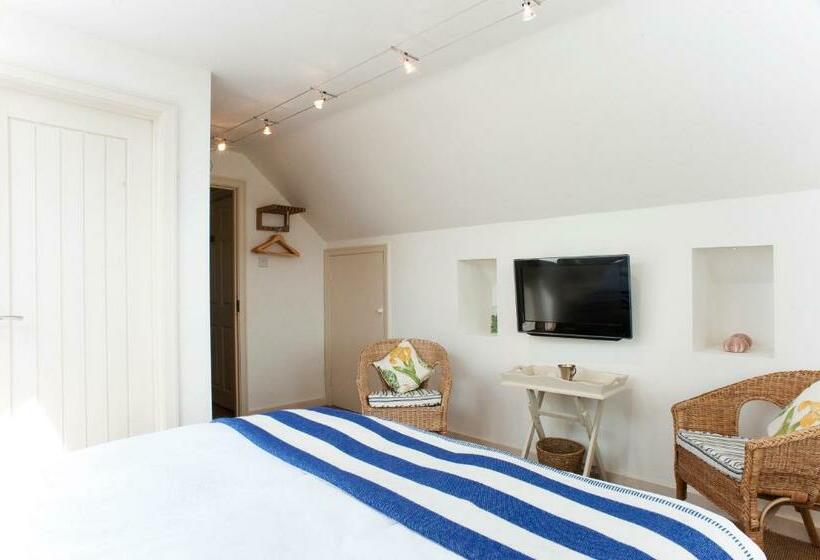 اتاق لوکس, Nearwater