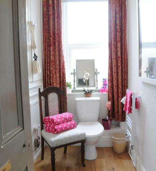 חדר סטנדרט, The Forester And Flower