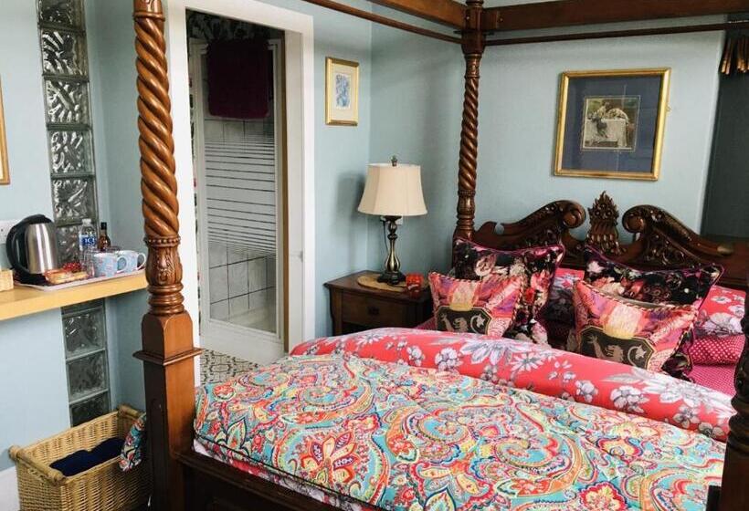 חדר סטנדרט, The Forester And Flower