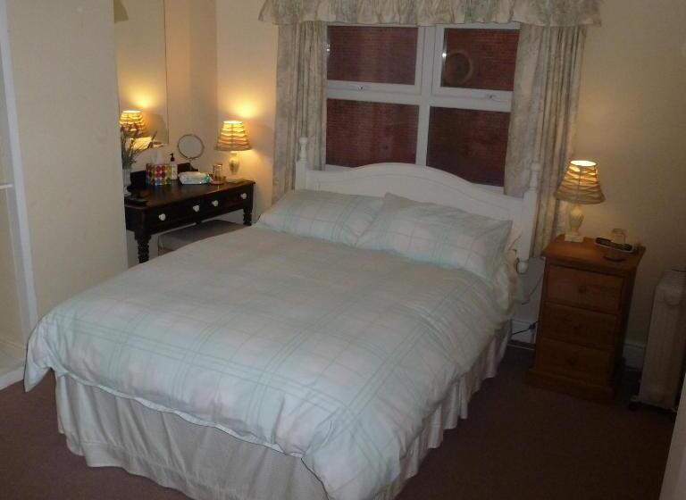 غرفة قياسية, The Garden House Grittleton