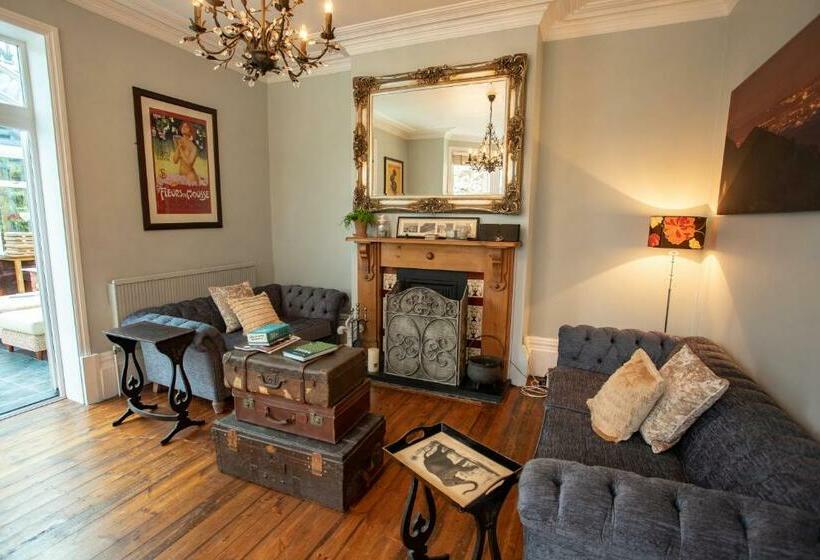 キングサイズベッドのスーペリアルーム, Treherne House & The Malvern Retreat