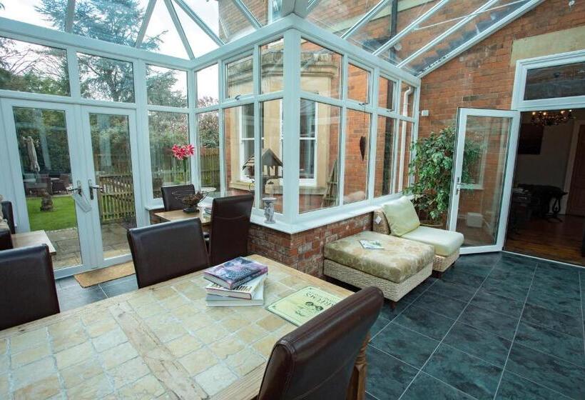 キングサイズベッドのスーペリアルーム, Treherne House & The Malvern Retreat