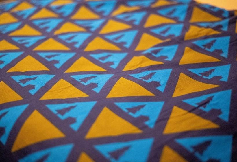 חדר סטנדרט לשלושה עם חדר אמבטיה משוף, Braemar Youth Hostel