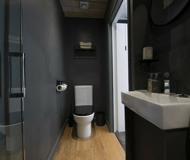 Номер Стандарт, Broomhill Estate