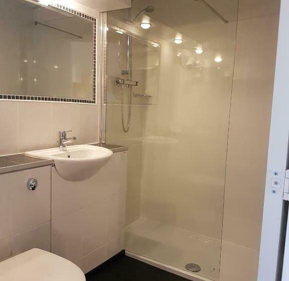 غرفة قياسية, Fairburn