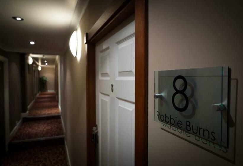 غرفة عائلية, Fairburn