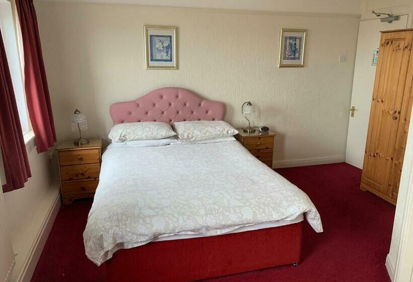 غرفة قياسية مطلّة علي البحر, Savoy