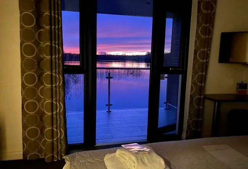 キングサイズベッドのスタンダードルーム, The Inn On The Loch