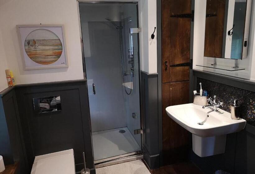 Habitació Estàndard Bany Compartit, Robin Hood Farm B&b