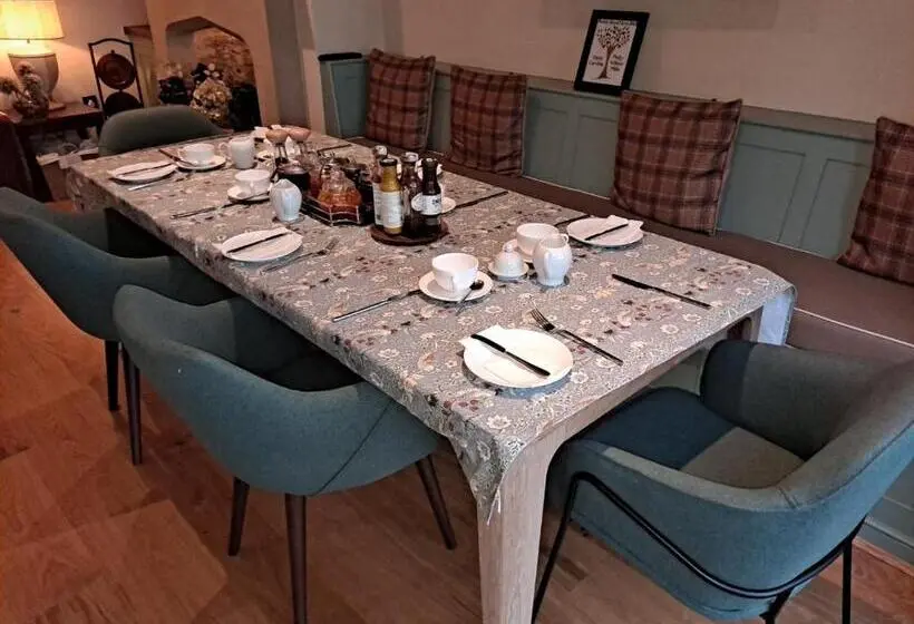 バス共有のスタンダードルーム, Robin Hood Farm B&b