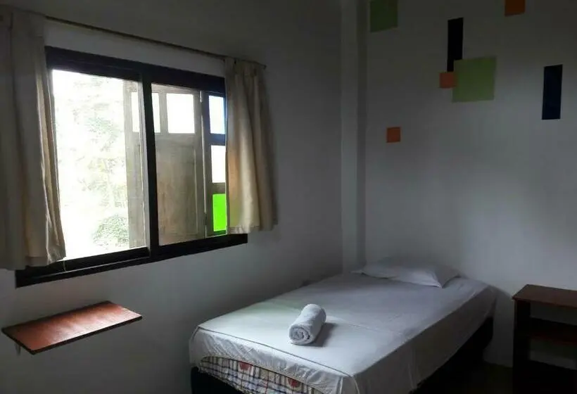 Neljän hengen Economy-huone jaetulla kylpyhuoneella, Hostal Casa Taisha