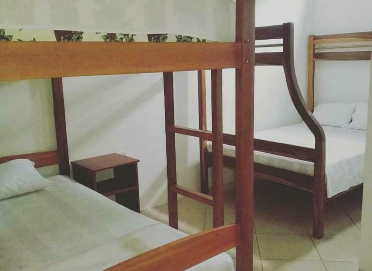 اتاق استاندارد چهار تخته, Hostal Casa Taisha