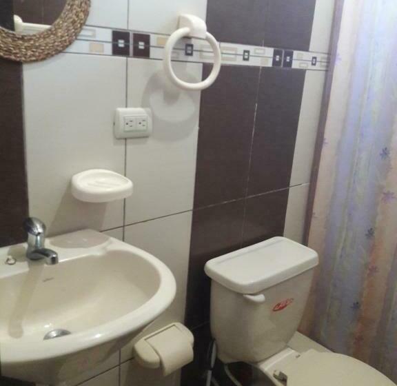اتاق چهار تخته با دستشویی مشترک, Hostal Casa Taisha
