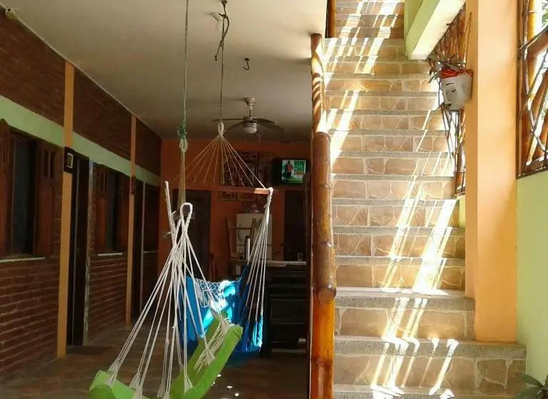 Neljän hengen Economy-huone jaetulla kylpyhuoneella, Hostal Casa Taisha
