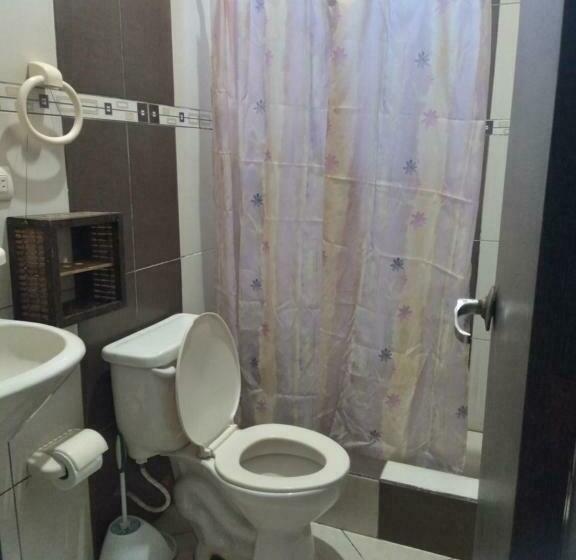 اتاق چهار تخته با دستشویی مشترک, Hostal Casa Taisha