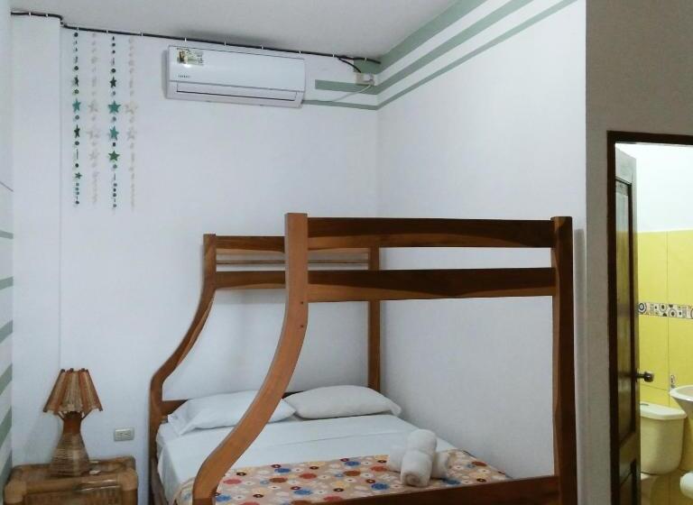 اتاق استاندارد, Hostal Casa Taisha