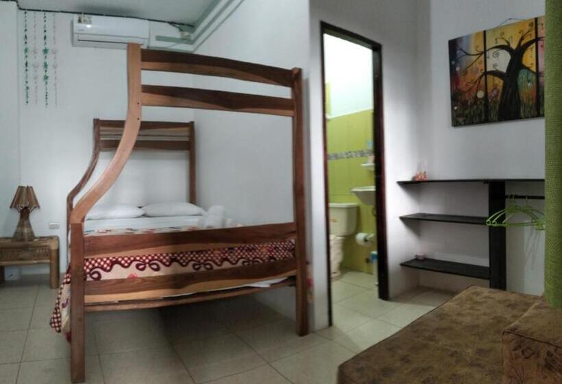 اتاق استاندارد, Hostal Casa Taisha