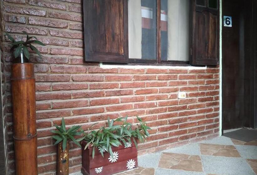 اتاق خانوادگی, Hostal Casa Taisha