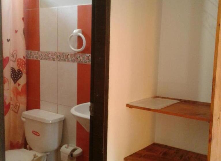 اتاق خانوادگی, Hostal Casa Taisha