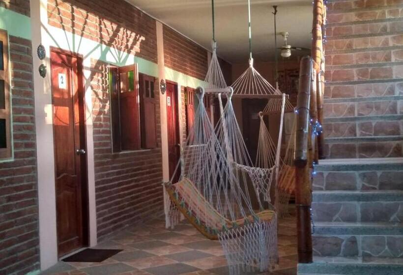 اتاق استاندارد سه نفره, Hostal Casa Taisha