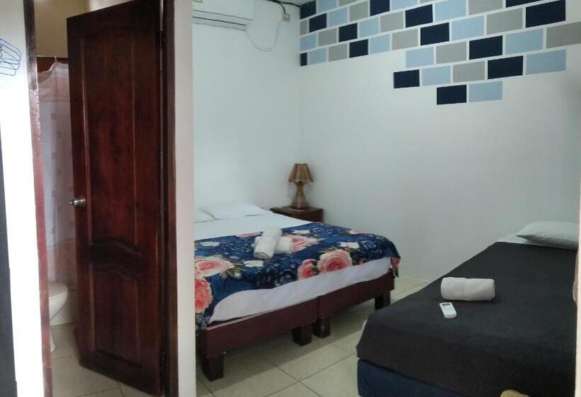 اتاق استاندارد سه نفره, Hostal Casa Taisha