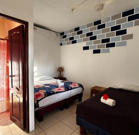 اتاق استاندارد سه نفره, Hostal Casa Taisha