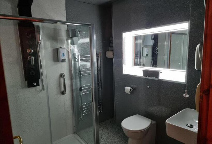 패밀리 룸, Castle Lodge   Brecon Beacons Accommodation