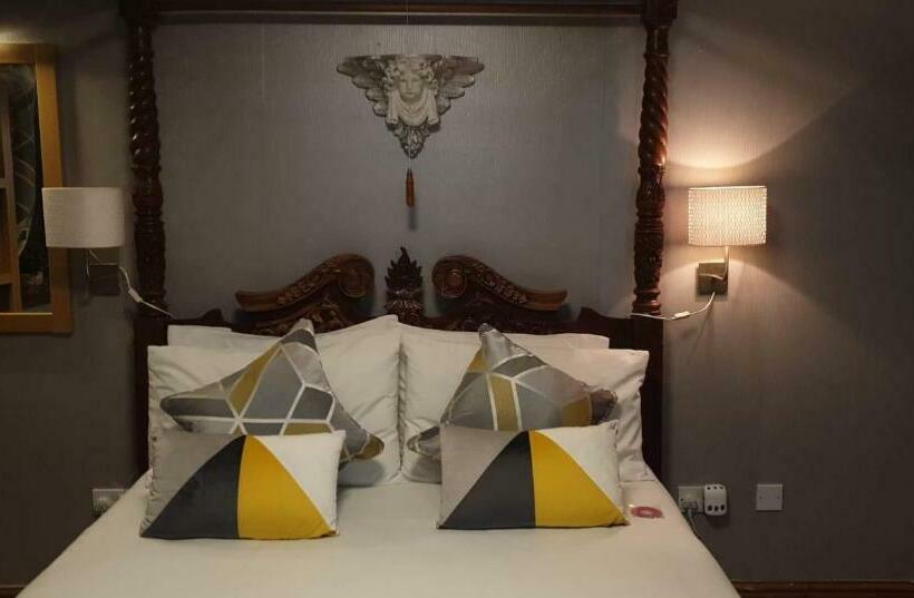 Номер Стандарт, Castle Lodge Brecon Beacons Accommodation