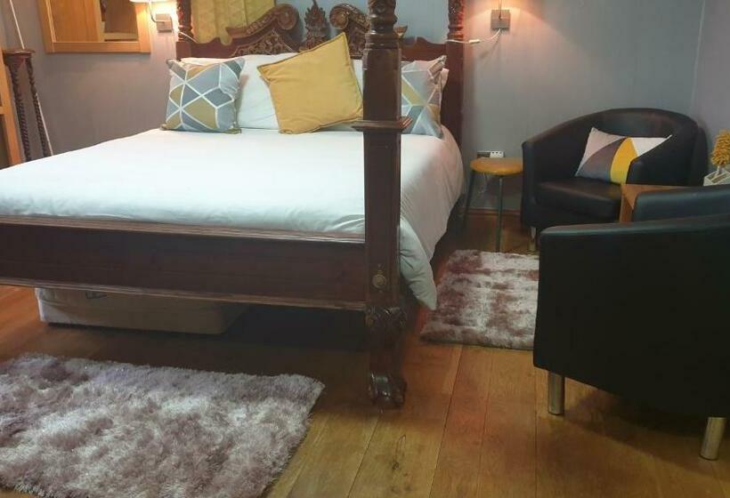 Номер Стандарт, Castle Lodge Brecon Beacons Accommodation