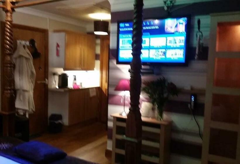 Номер Стандарт, Castle Lodge Brecon Beacons Accommodation